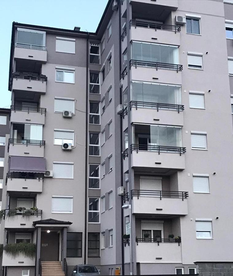 River Apartment Парасин Экстерьер фото